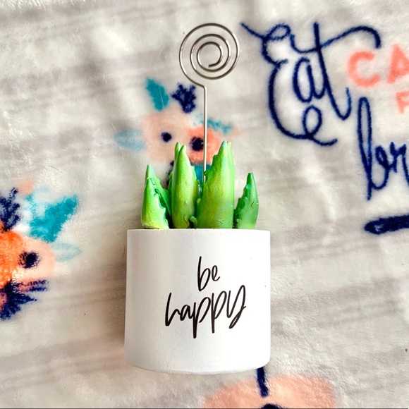 Other - 🌱 Faux Succulent Picture Holder 🌱